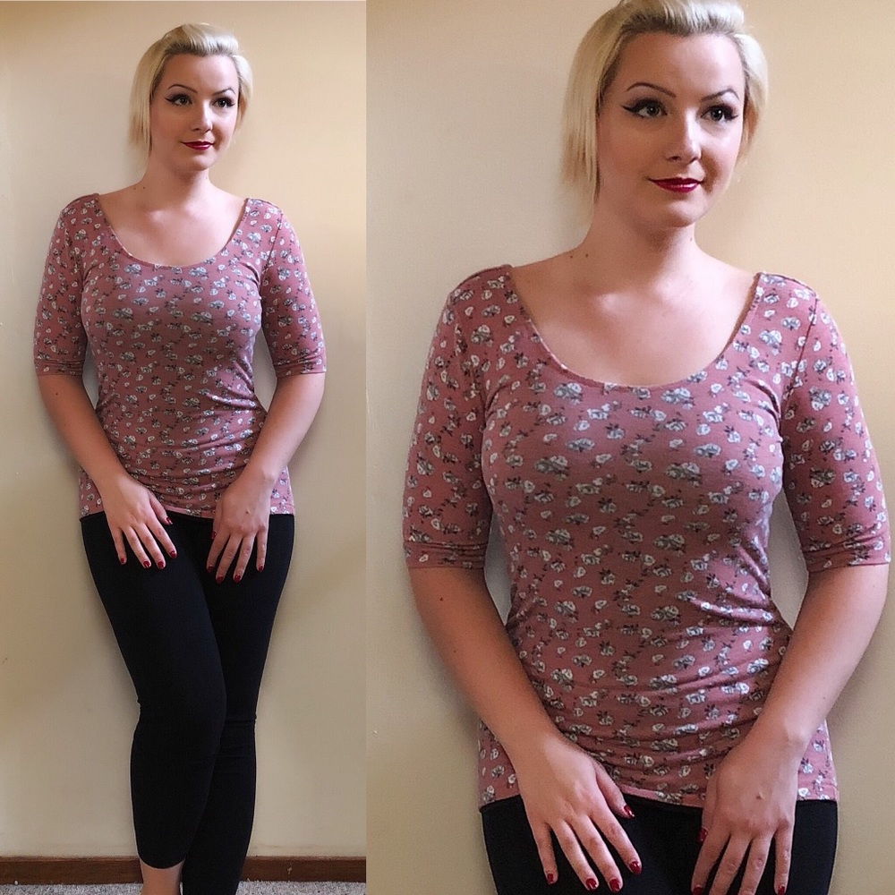 Flowery half-sleeve shirt 🌸